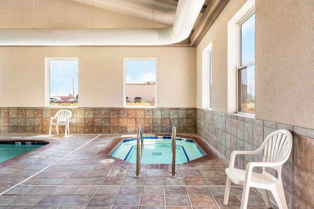Riverton Vacations - Comfort Inn And Suites - Property Image 6