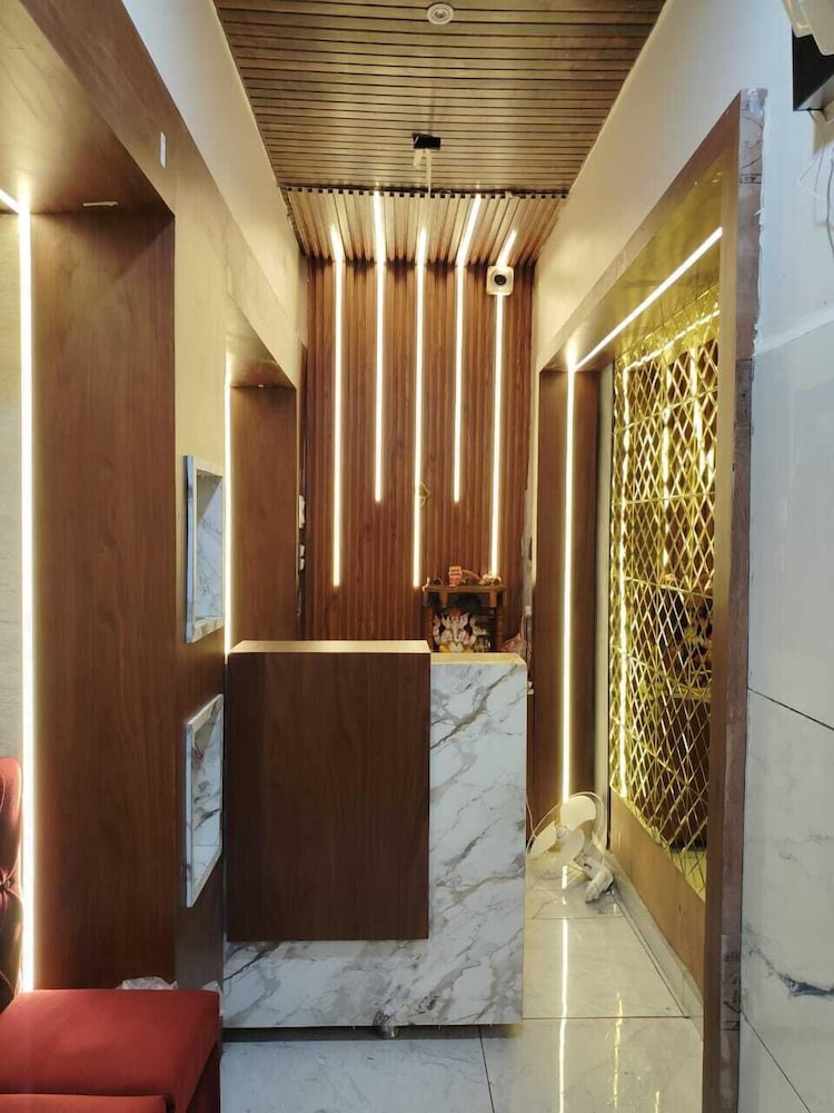 HOTEL SHREE GAJANAND PALACE