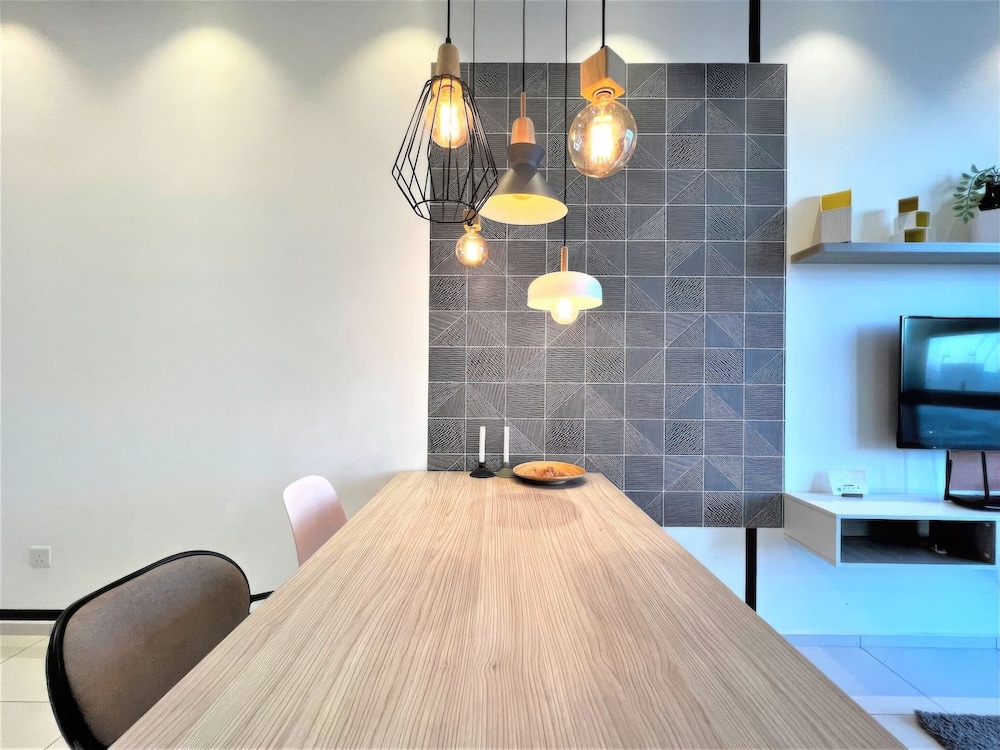 The Robertson Residences Free Gym & Pool