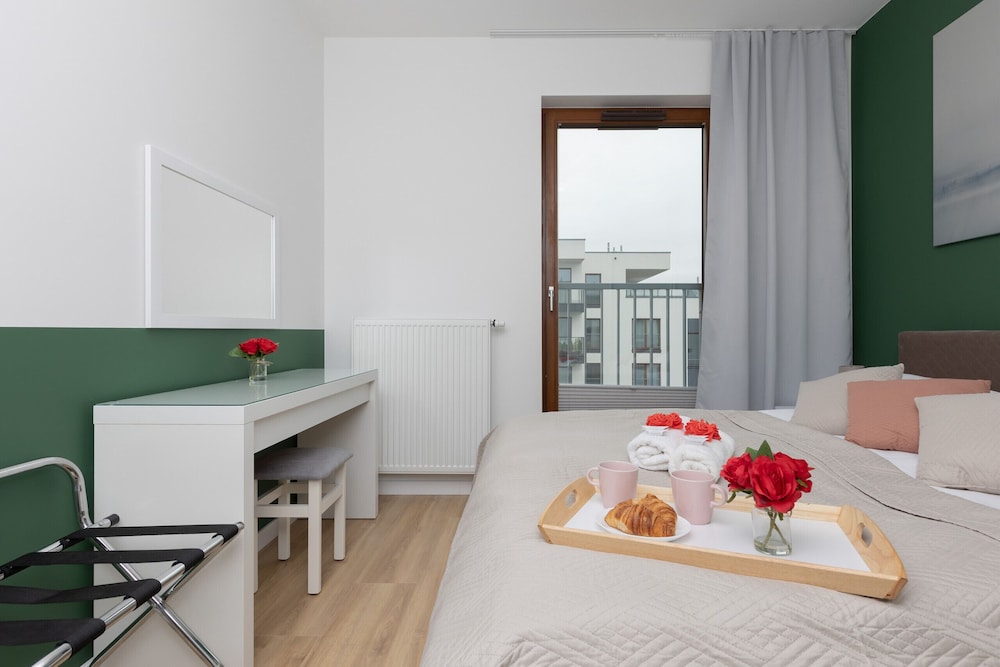 Warsaw Apartment Postępu by Renters view 4