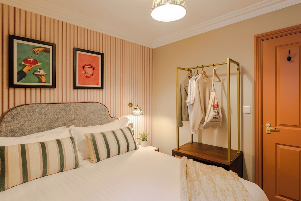 Your Apartment - Pembroke House