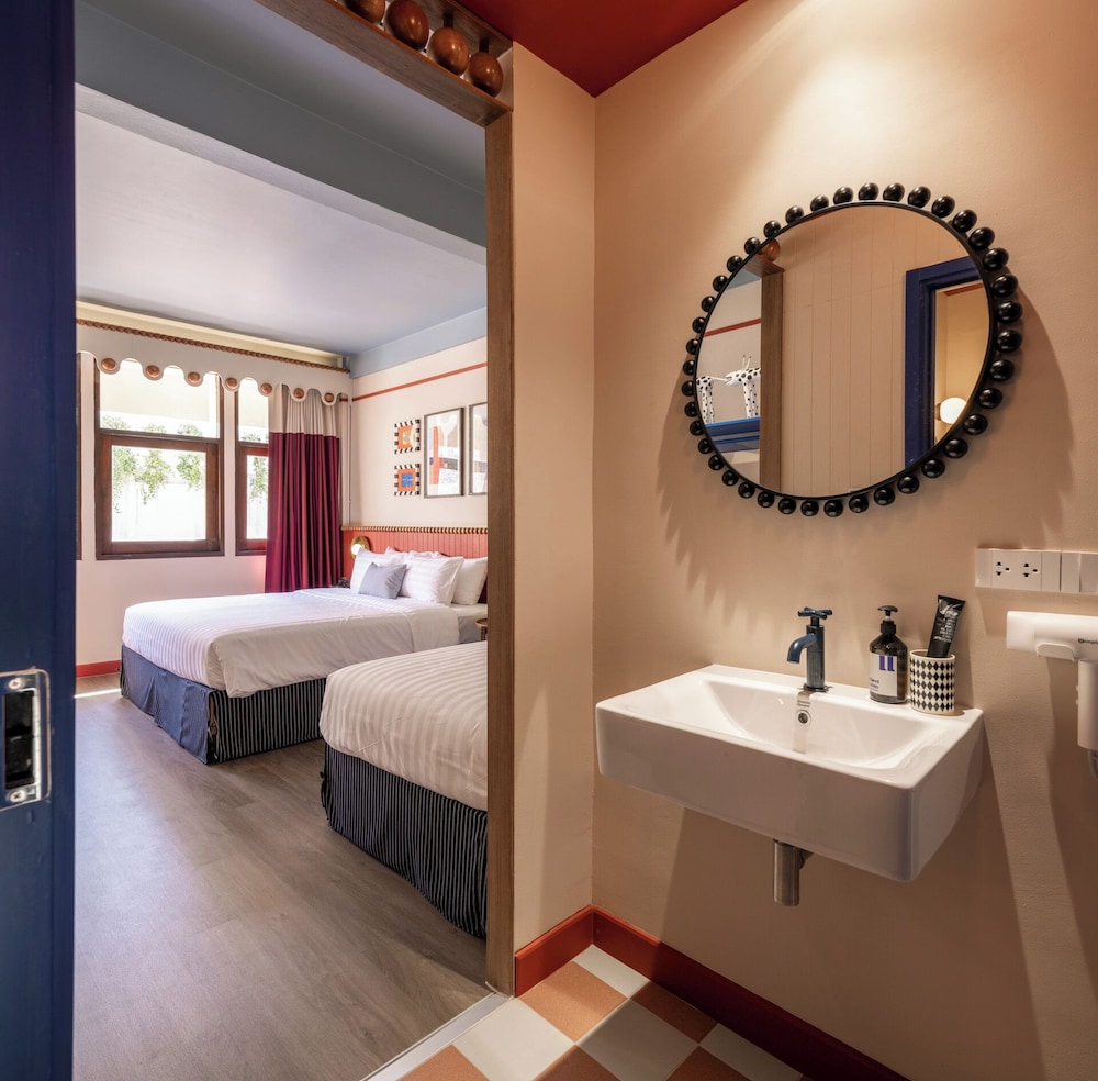 Blu Dock Restel Bangkok