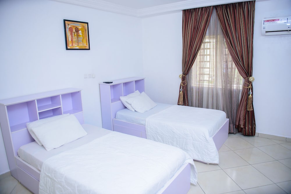 Furnished 4 Beds Semi-det House in Abuja, Nigeria view 4
