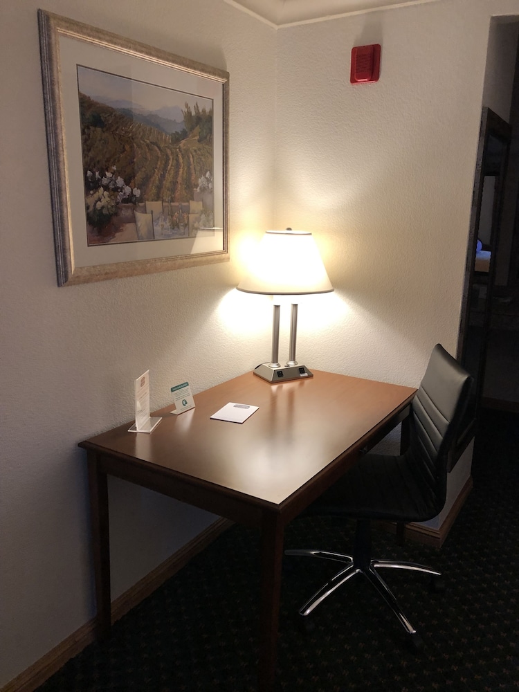 Cloverdale Wine Country Inn  Suites - Property Image 46