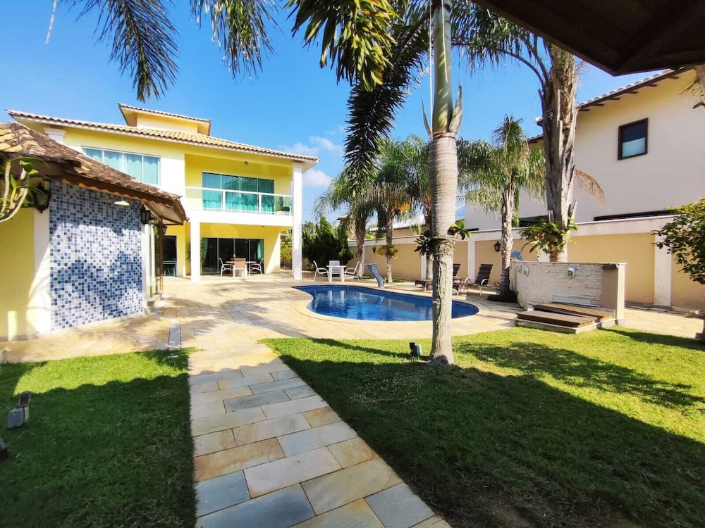 Villa Amarela