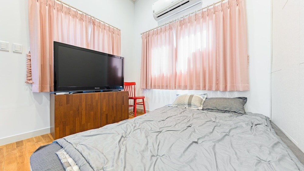 Incheon Vacations - Ganghwado Mare Seawater Poolvilla - Property Image 1