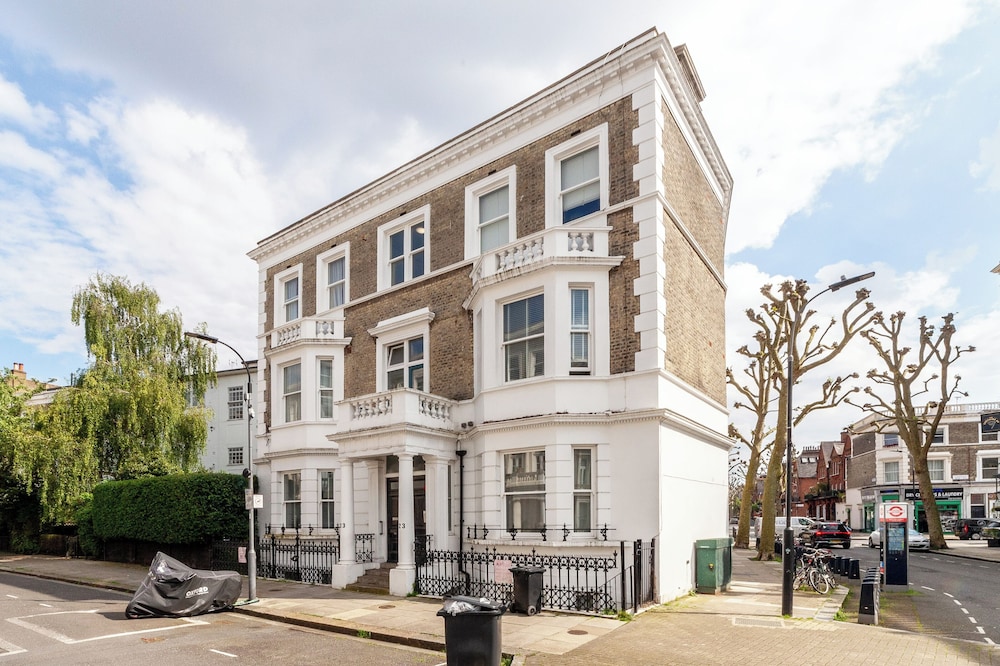Prime Location - Stylish Apartment