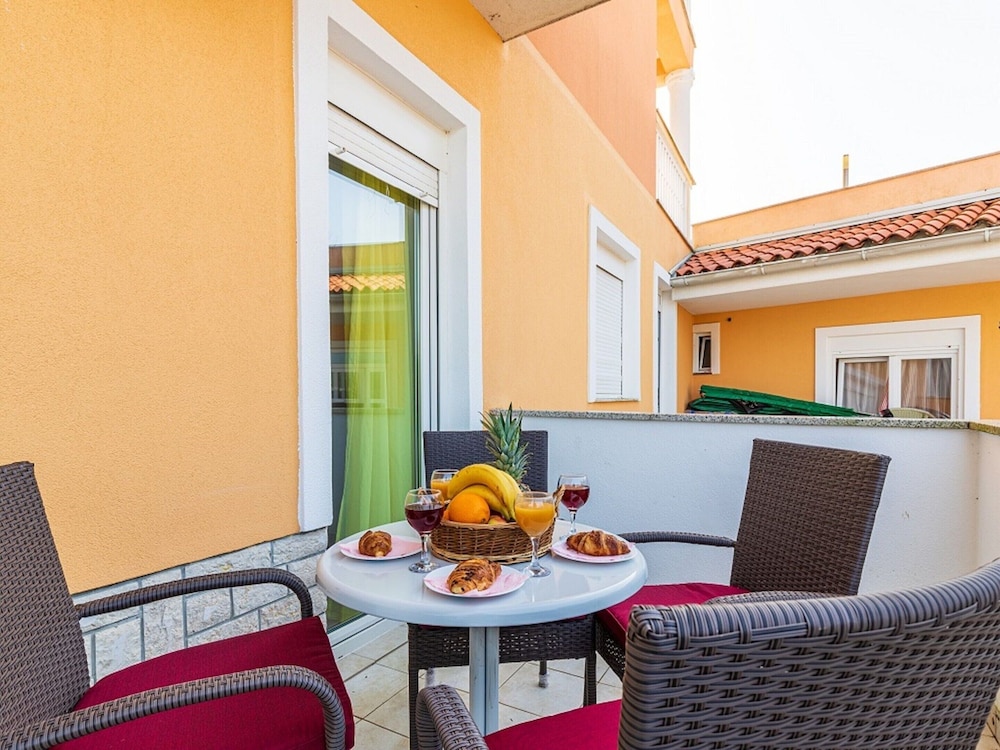 Attractive Apartment in Banjole near Fratarski Otok Island view 4