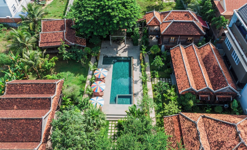 PHUM KHMER LODGE