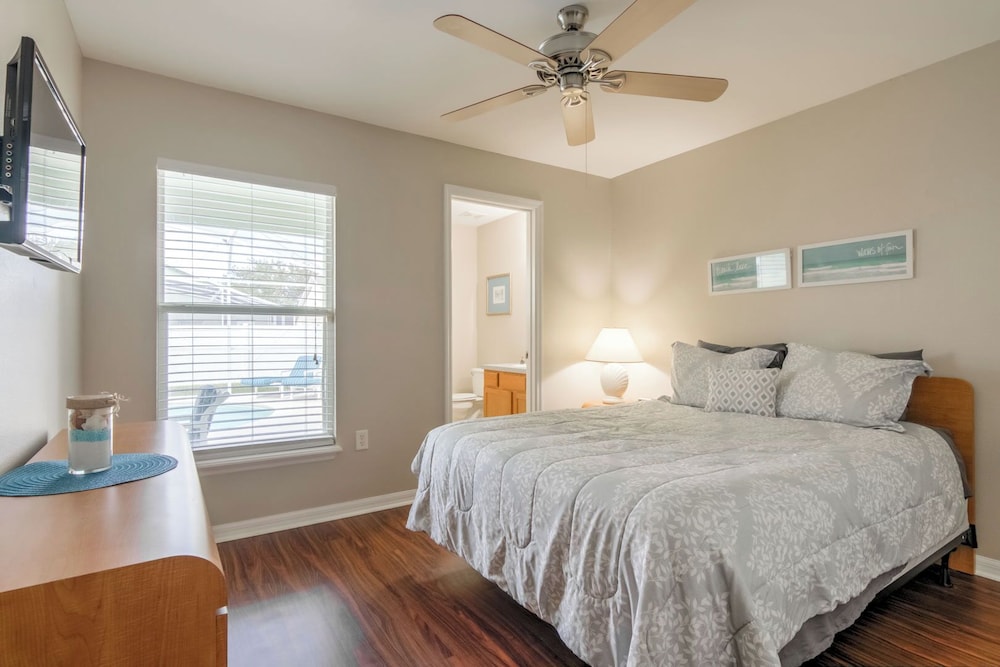Amanda's Cozy Clear Creek Vacation Home