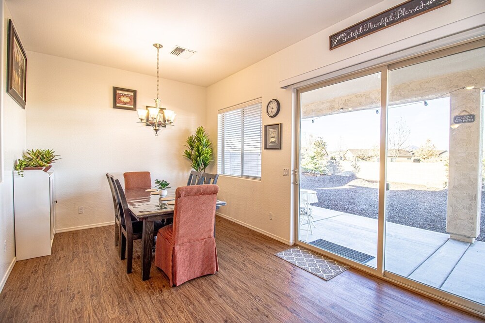 Cozy Granville Retreat W/ Modern Amenities 3 Bedroom Home