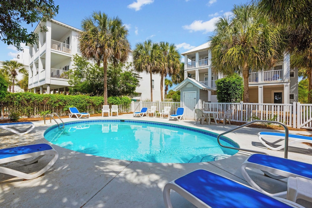 A Perfect Summer West by Avantstay Private Pool & Bikes