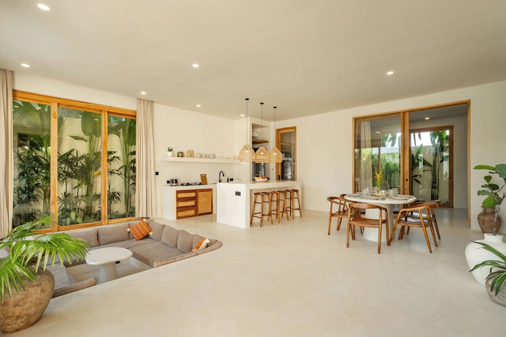 Villa Rheia Pererenan