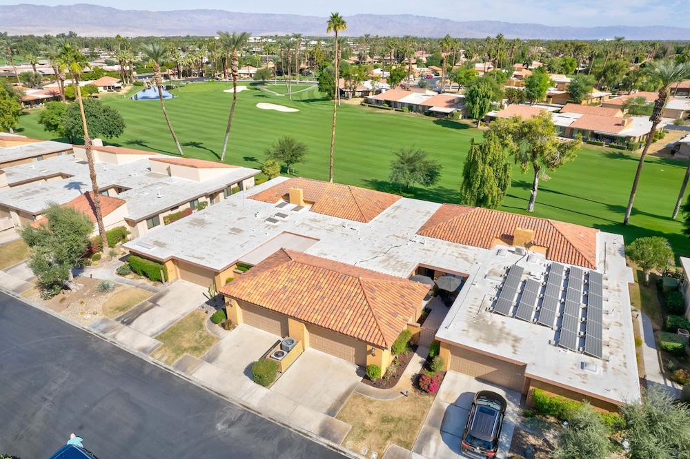 Designer Seville Condo w Golf Mountain Views