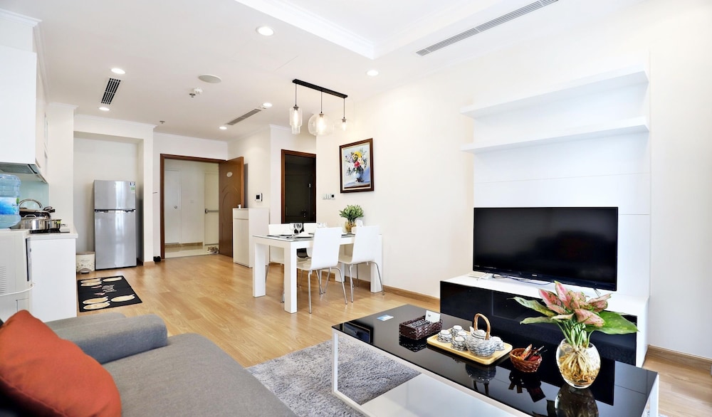 Bom Homestay Vinhomes Times City