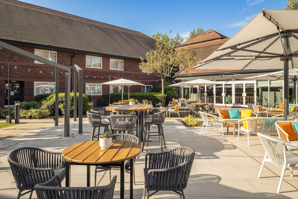 Aylesbury Vacations - Holiday Inn Aylesbury, an IHG Hotel - Property Image 11