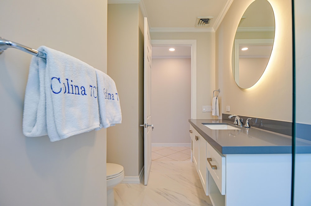 CR Luxury Los Sueños Condos