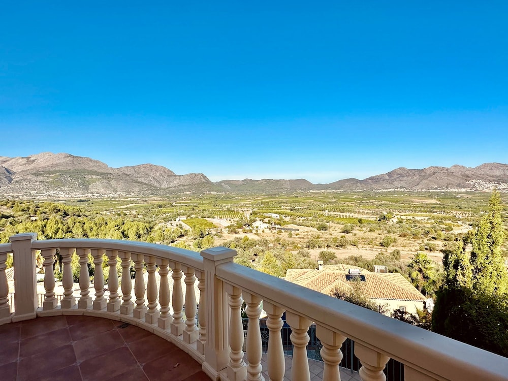 Casa Luna - Three Bedroom Villa With Stunning View