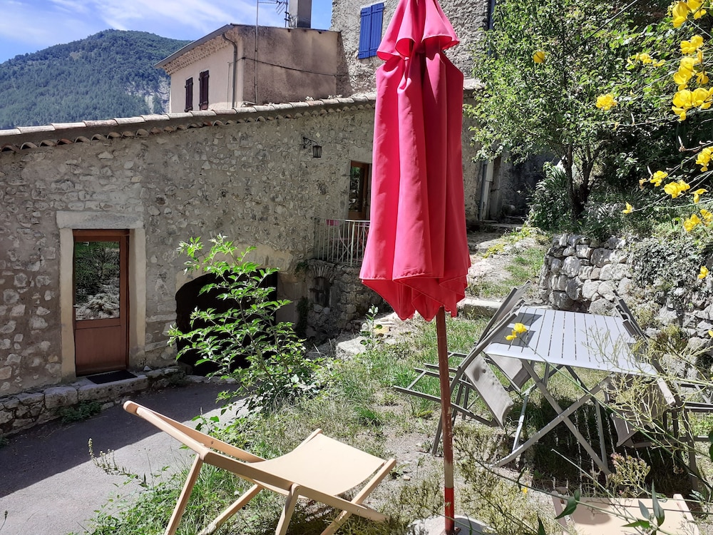 The Beach Village - Hostel