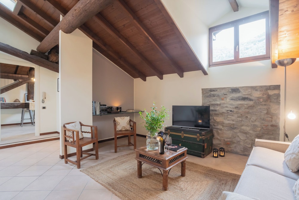 Plinio 10 by Rent all Como