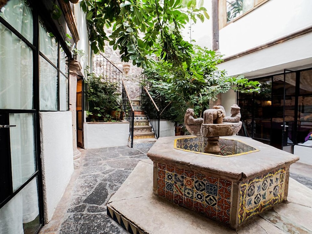 Casa de los Espíritus Alegres By Rotamundos