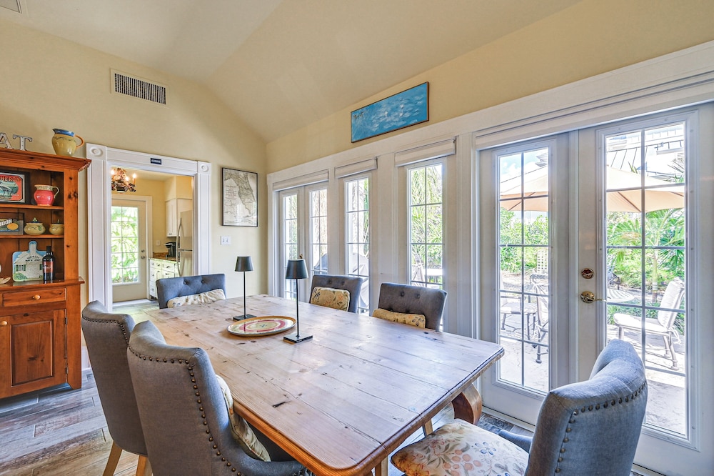 1 Block to Beach - Home w/ Pool in Old Naples!