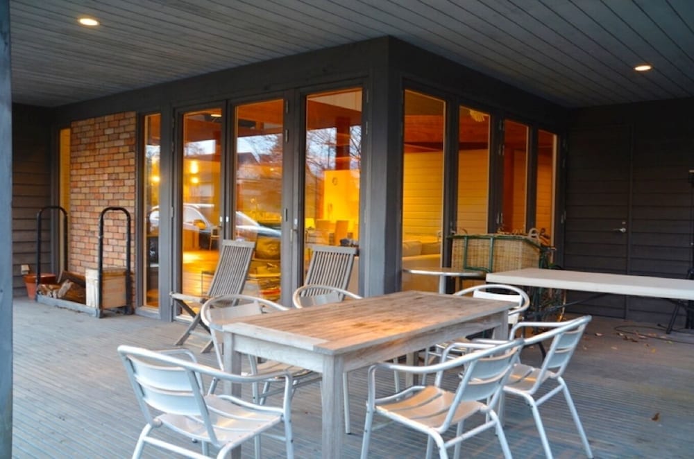 Val's Seaview