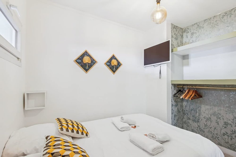 Exceptional Apartment With Terrace - La D Fense