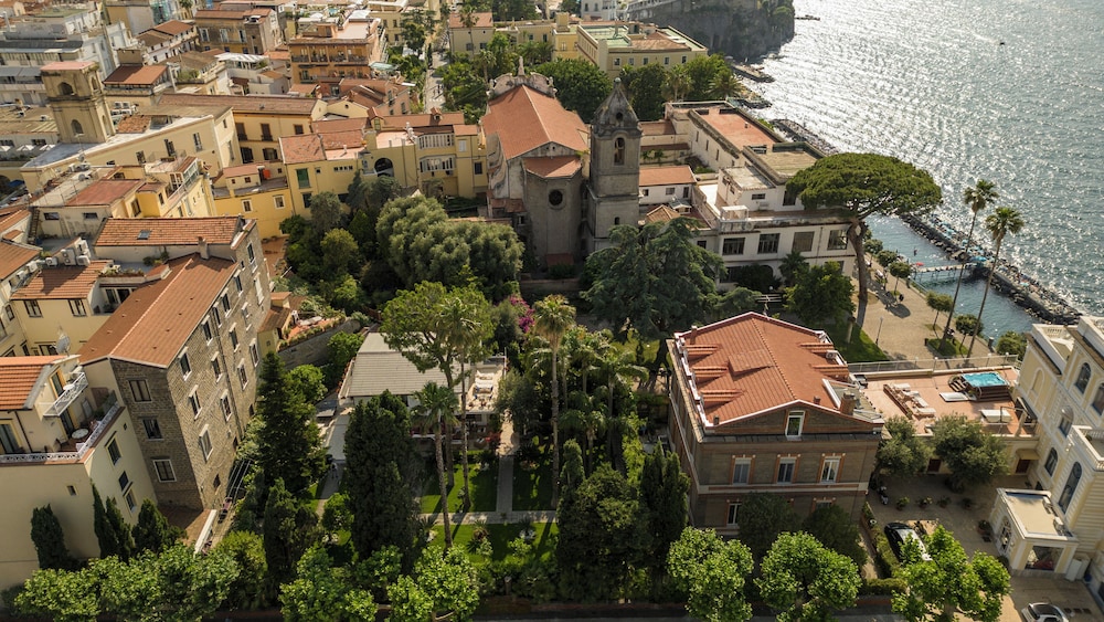 Villa In Sorrento Center | Gardens & Outdoor Space