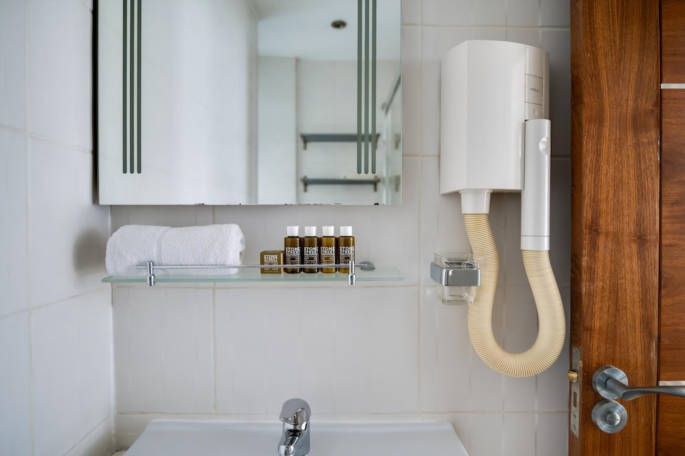 Lovely Charing Cross Apartment