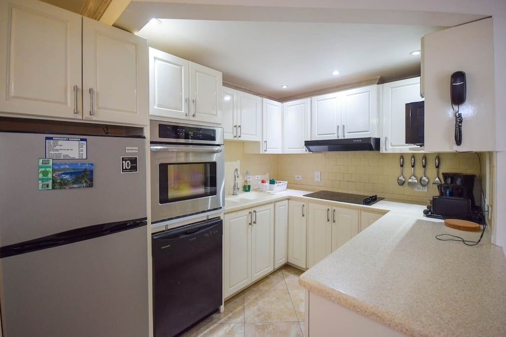 Modern 2-bed Apt Near Beach In St. Lawrence Gap 2 Bedroom Apts by Bluescape
