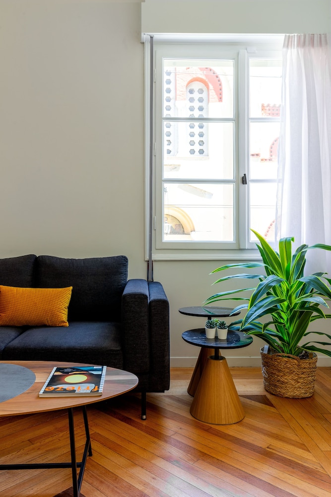 The MET by Zoia Living