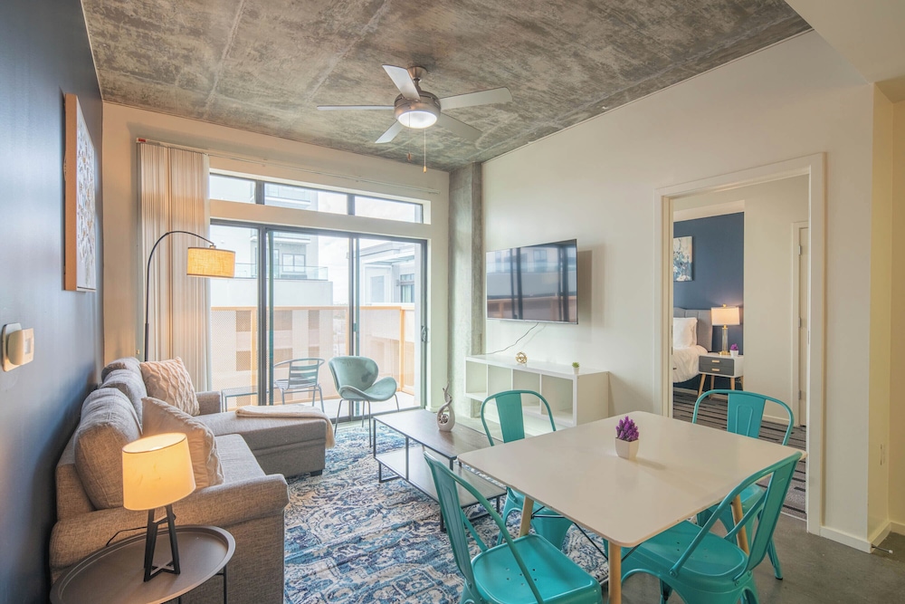ROVE LIVING/KL - Roosevelt Point
