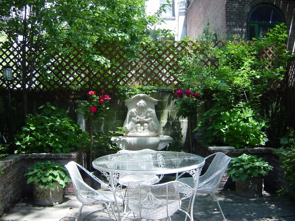 Gramercy Manor Triplex w Private Deck Garden