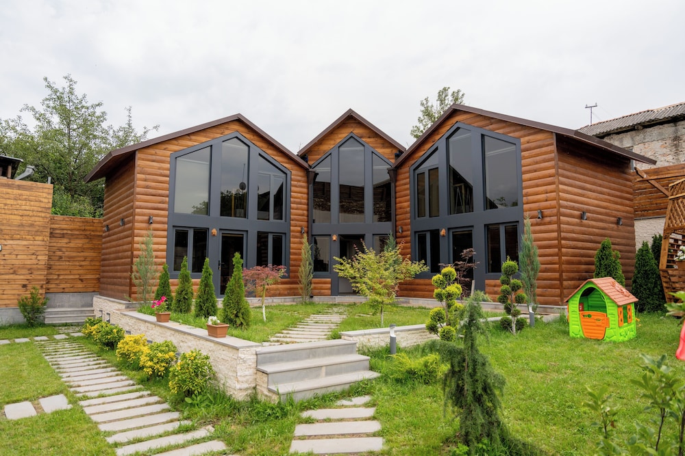 Taniqinn Dilijan Cottages