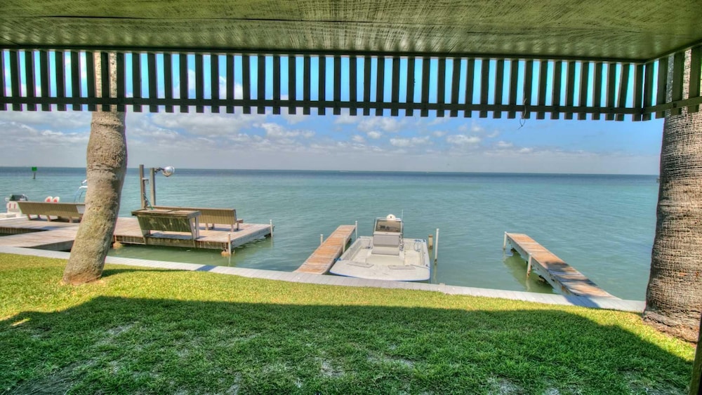 122 Las Brisas Bayfront Condos 1 Bedroom Condo by RedAwning view 4