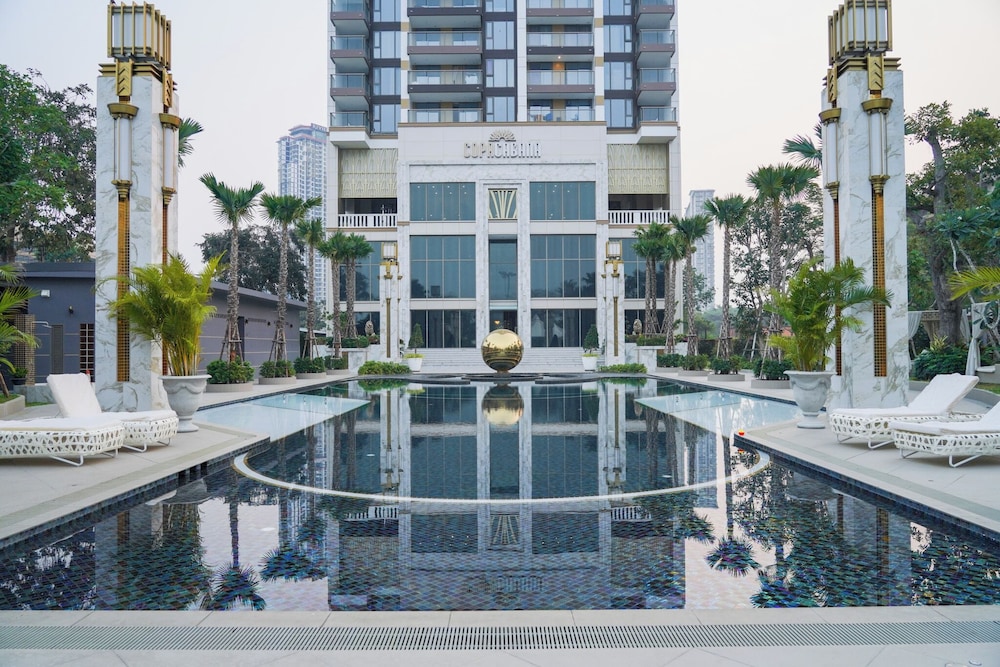 Private Swim Up Pool Apartment on Jomtien Beach Pattaya