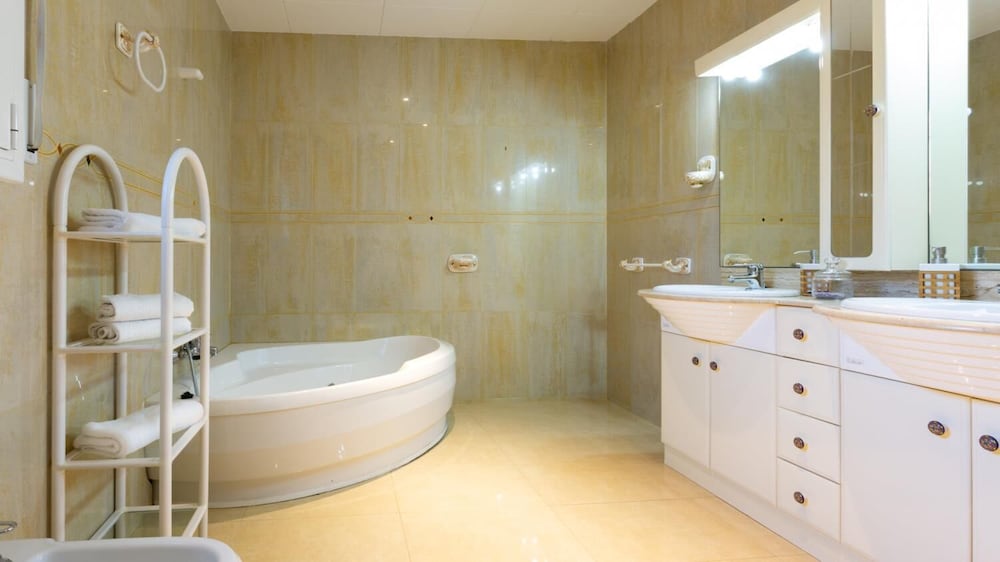 Sotet in Vidreres With 4 Bedrooms and 2 Bathrooms