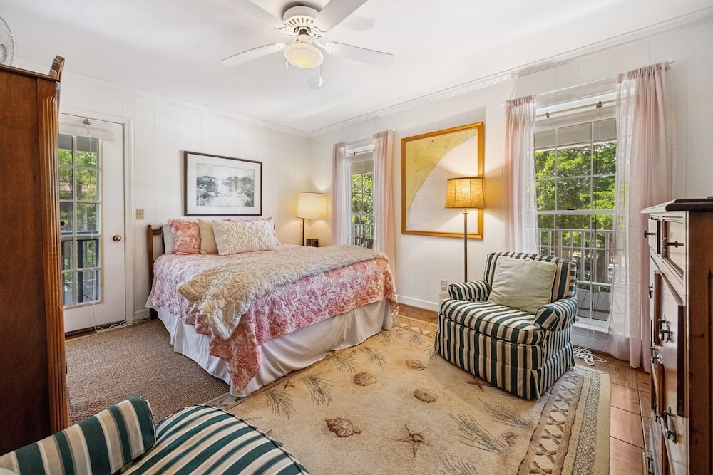 Berry Restful 5 Bedroom Home