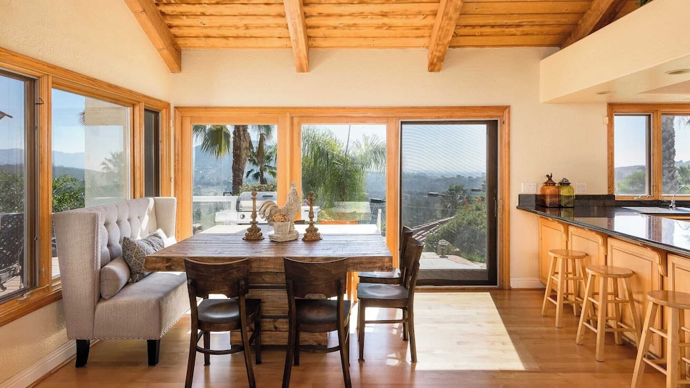 Resort-style Estate w/ Pool, Game Room & Tennis Court Near Wineries The Tennis Ranch by Avantstay