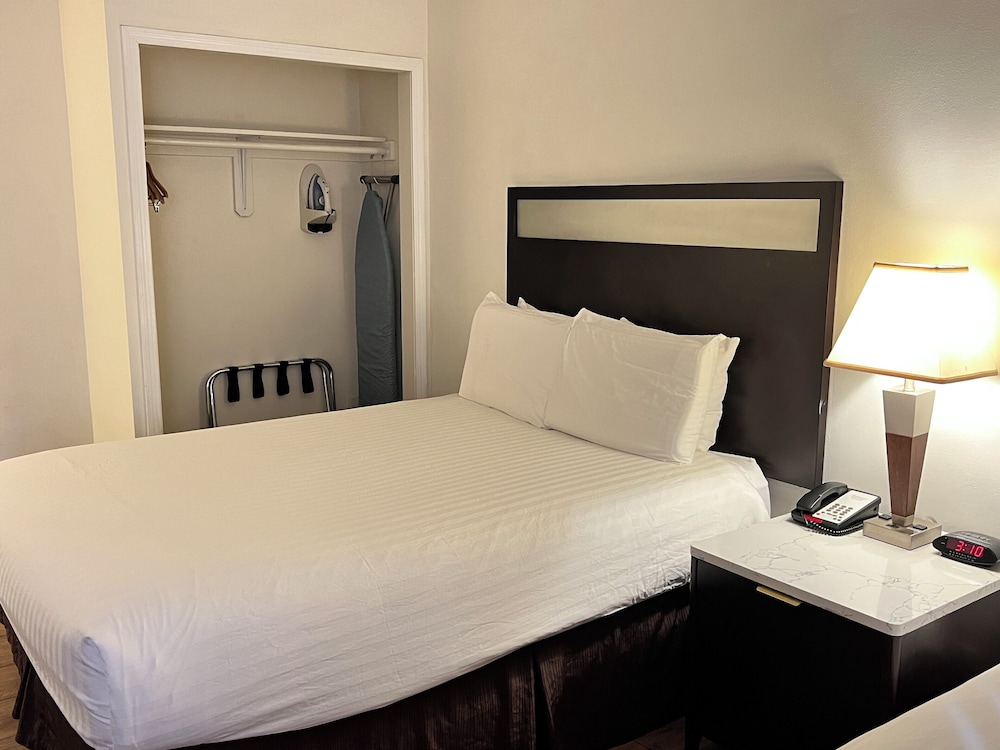 Alhambra Hotel