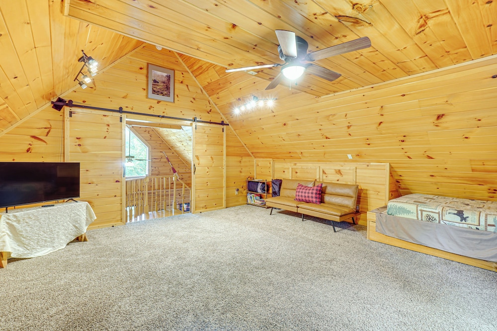 Douglas Lake Access: Family Cabin in Sevierville!