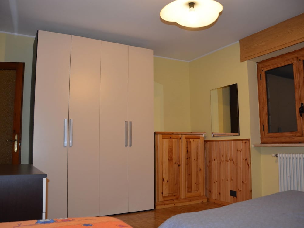 Hilltop Chalet in Antey-Saint-André near Ski Area view 3