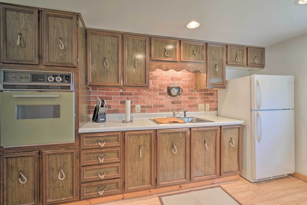 Getaway in Sodus Point w/ Private Yard