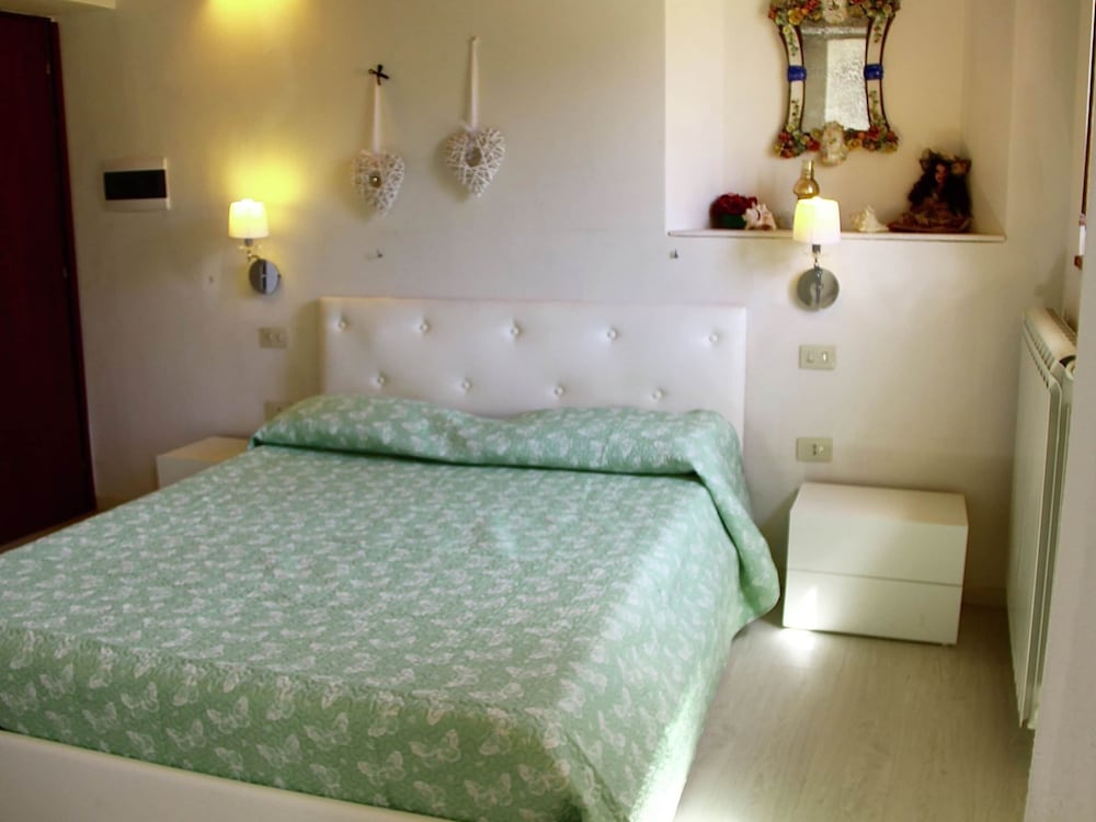 Holiday Home in Tuscany With Pool & Garden
