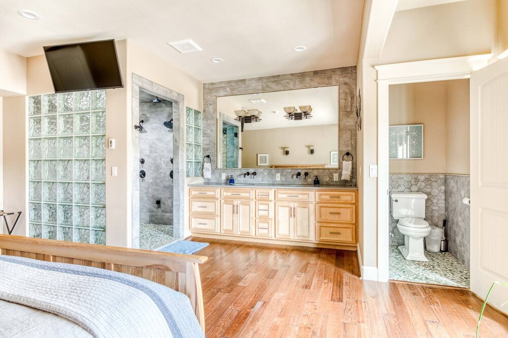 Oceanfront Comfort Style Luxury Hot Tub Wifi 600 35