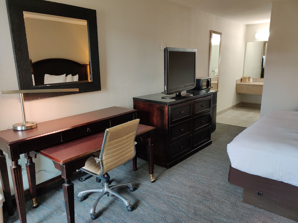 Rodeway Inn Lumberton Central
