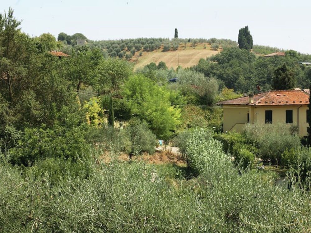 Tuscan Landscape Farmhouse view 2