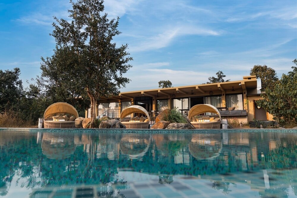 Outpost 12 - A Sinali Experience - Kanha