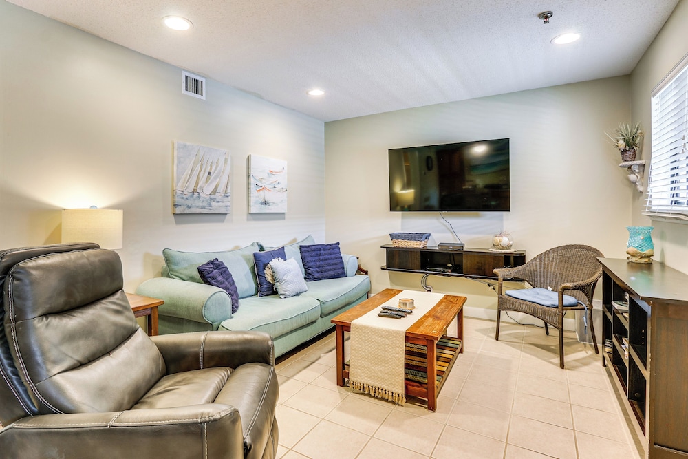 Private Beach Access: Hilton Head Island Condo!